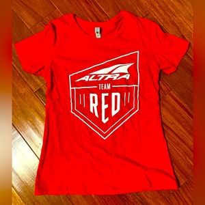Altra red Team crewneck casual tee